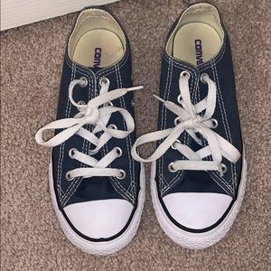 Girl’s Navy Blue Converse